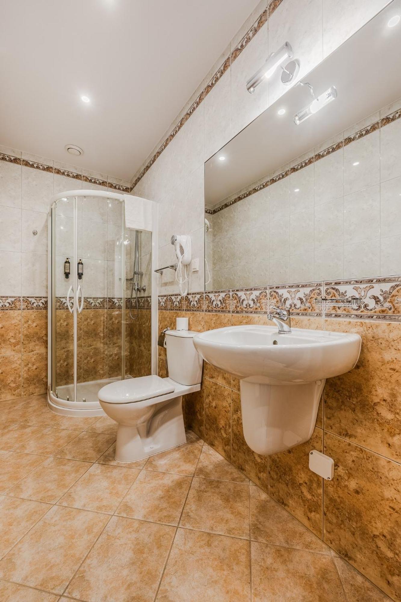 פוזנן Hotel Caro מראה חיצוני תמונה